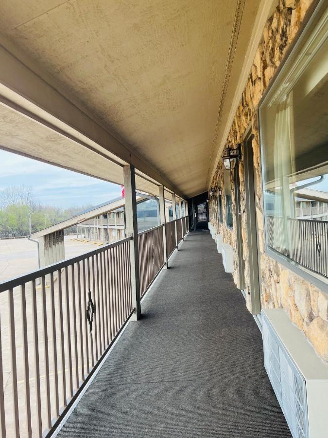 Cattle Country Lodge Stroud Exterior photo