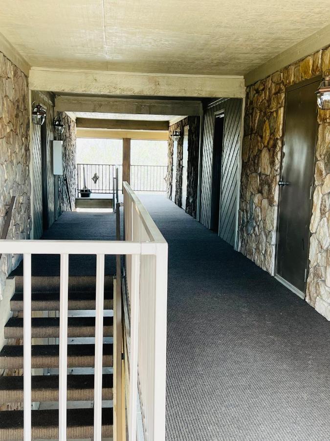 Cattle Country Lodge Stroud Exterior photo